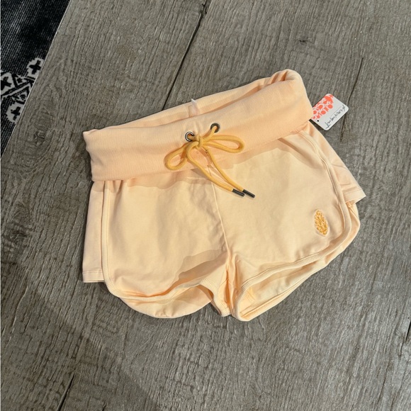 Free People Limitless Shorts in Morning Sun. - Picture 4 of 10